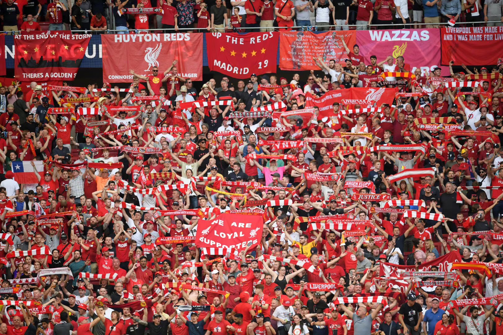 [图]中超-莱昂纳多传射 上海海港4-1送津门虎赛季首败