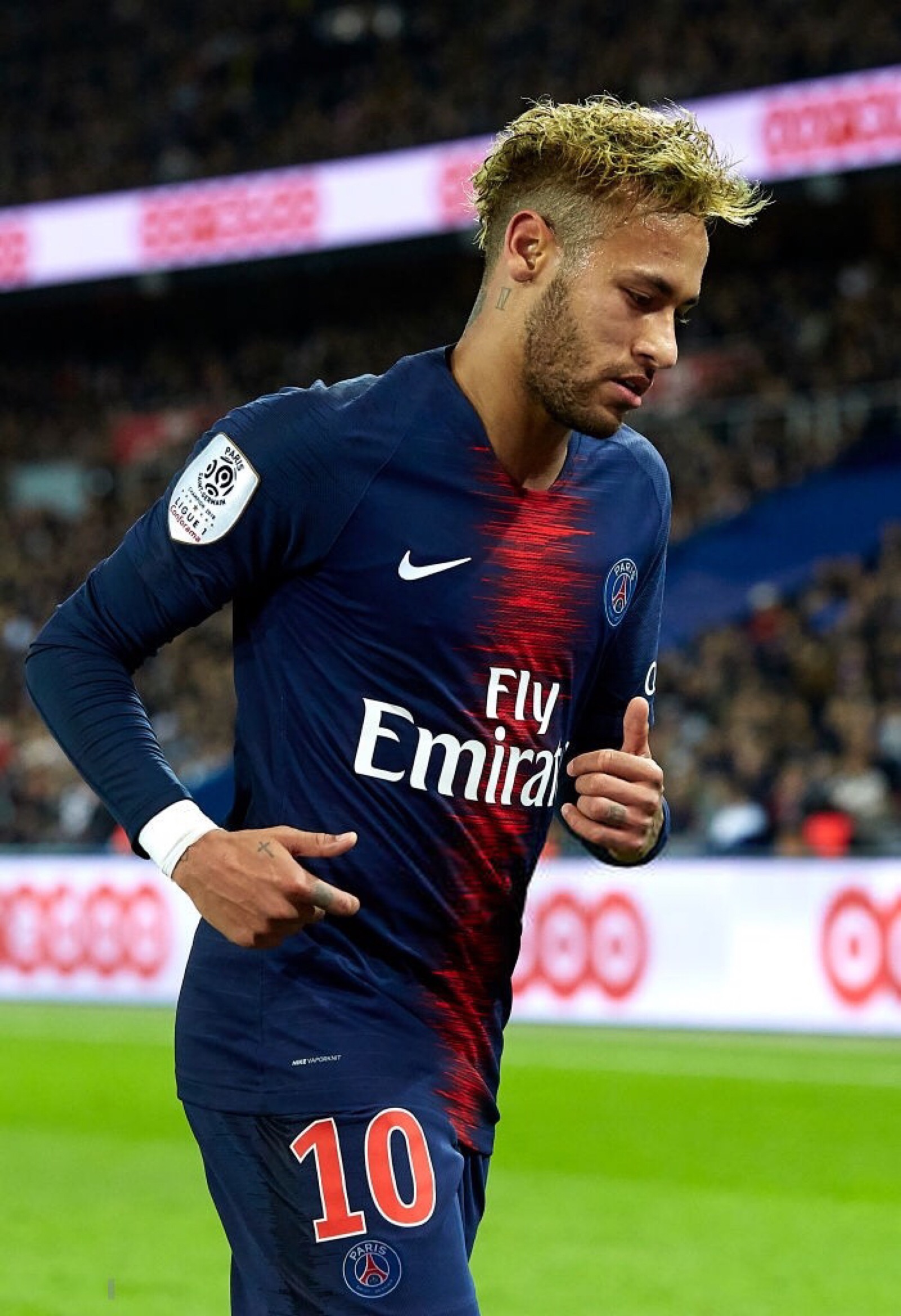 广东宏远拒绝输球！全力击败上海男篮，奎因对位张镇麟，央视直播