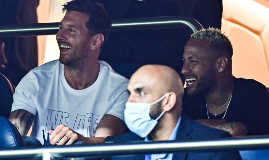 巴萨躲过一劫？尼科19场3球，年薪比肩亚马尔，毕巴给10年长约